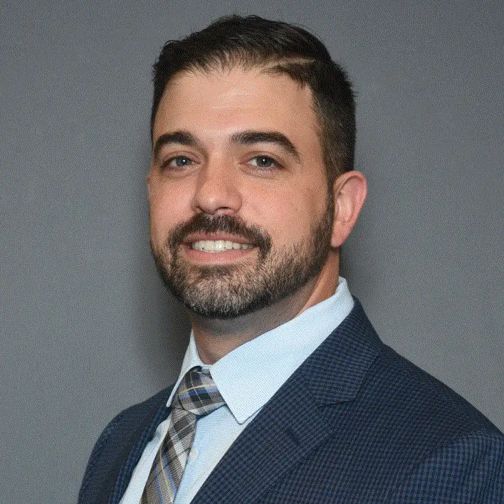 Alex Ravelo, Director